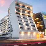 Family Apartment Next To The Sea - By Edom
